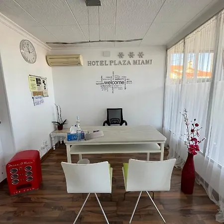 Hotel Plaza Miami - Solo Adultos