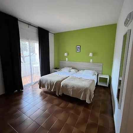 Plaza Miami - Solo Adultos